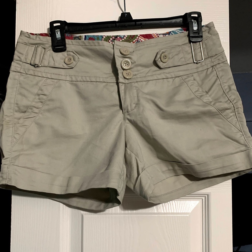 High waist style shorts
